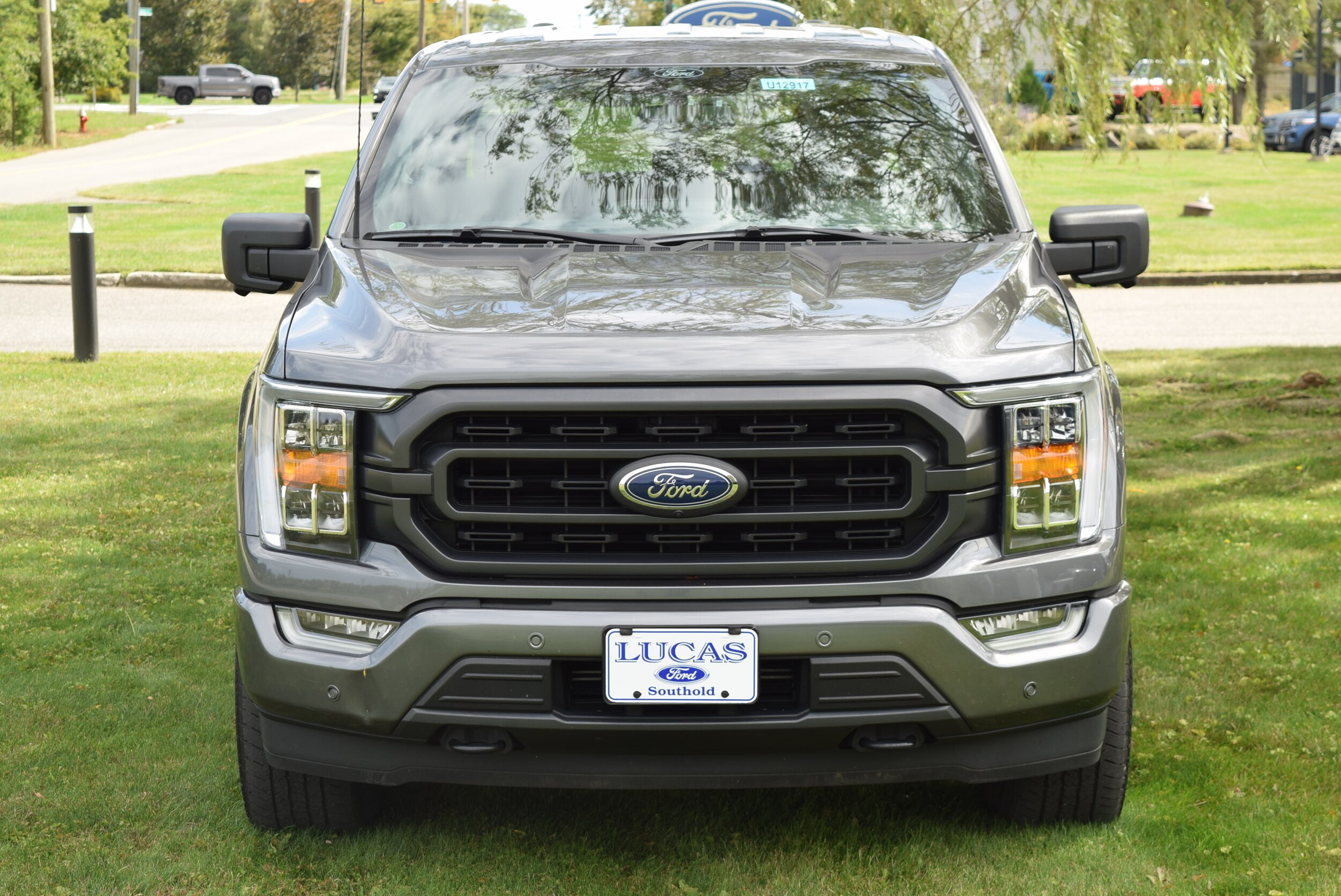 2021 Ford F-150 XLT photo 2