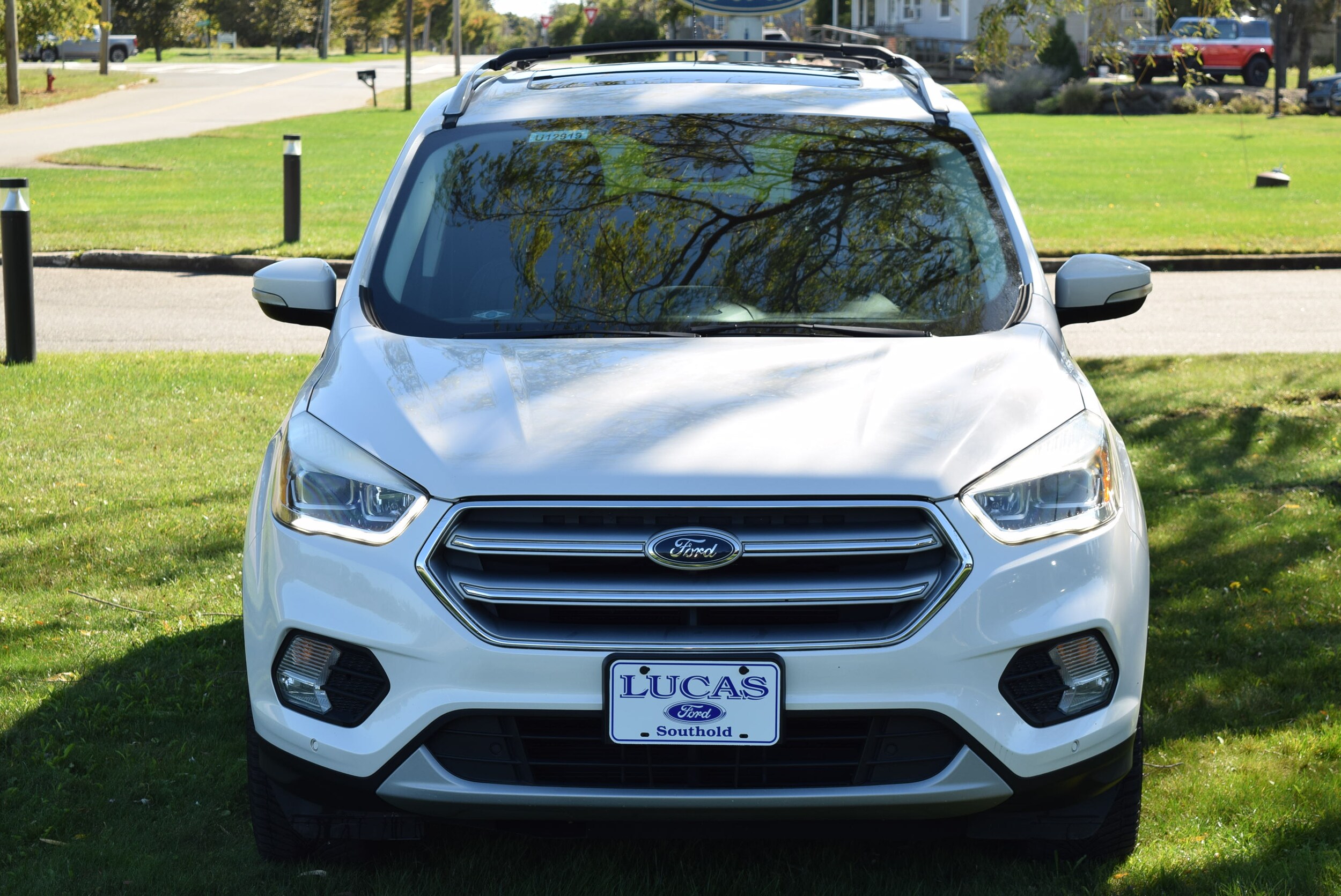 2017 Ford Escape Titanium photo 2