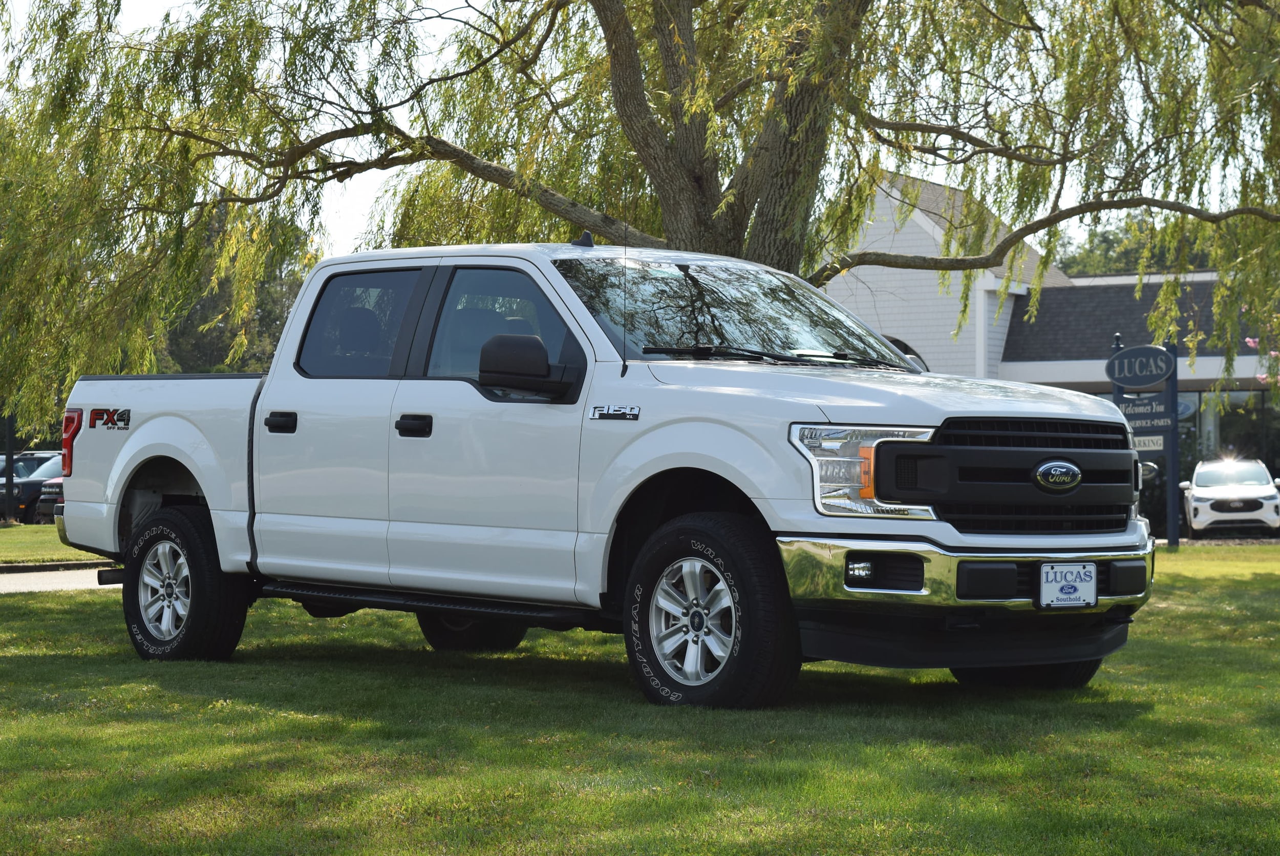 2020 Ford F-150 XL's photo