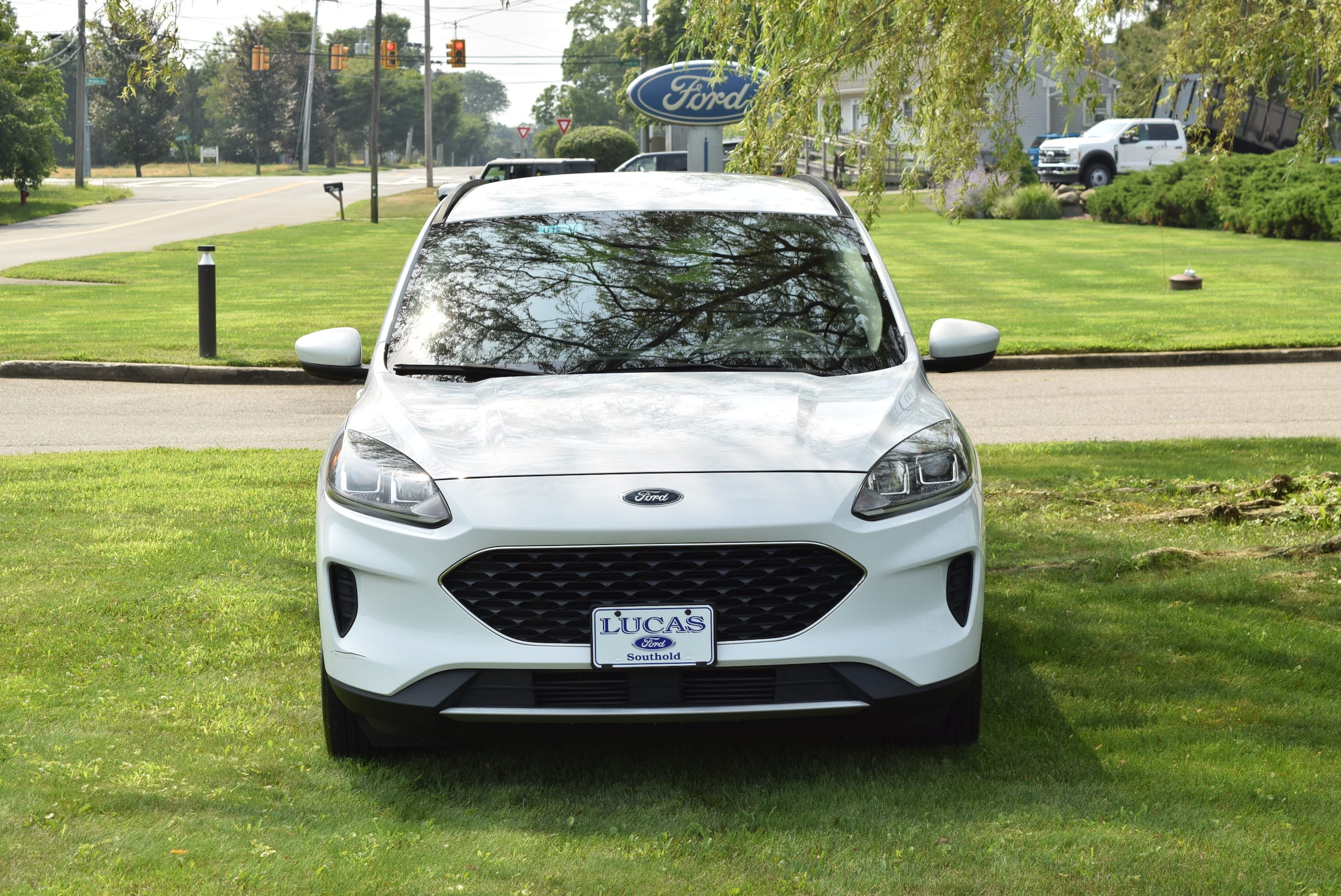 Used 2020 Ford Escape SE with VIN 1FMCU9G67LUA44392 for sale in Southold, NY