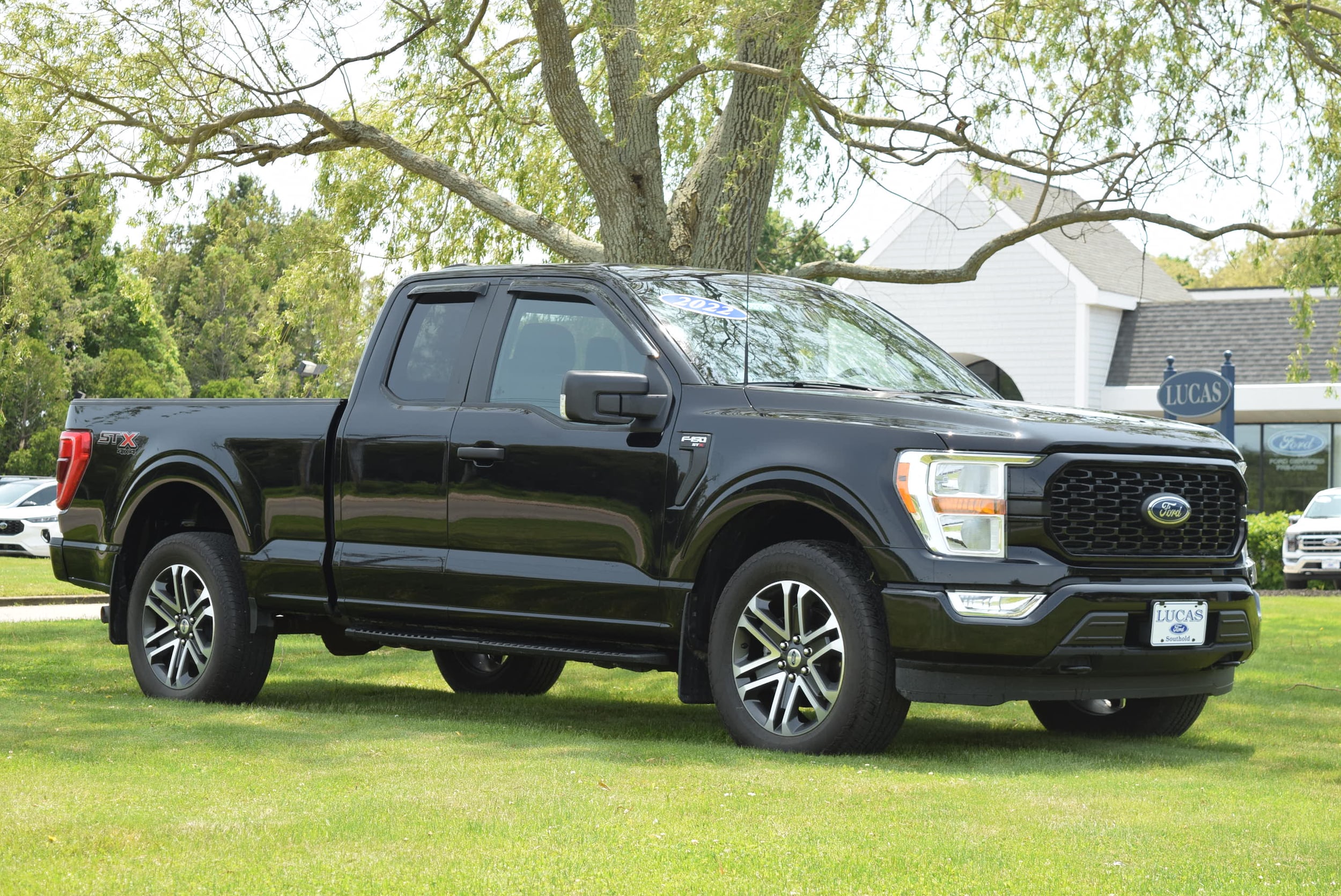 2022 Ford F-150 XL's photo
