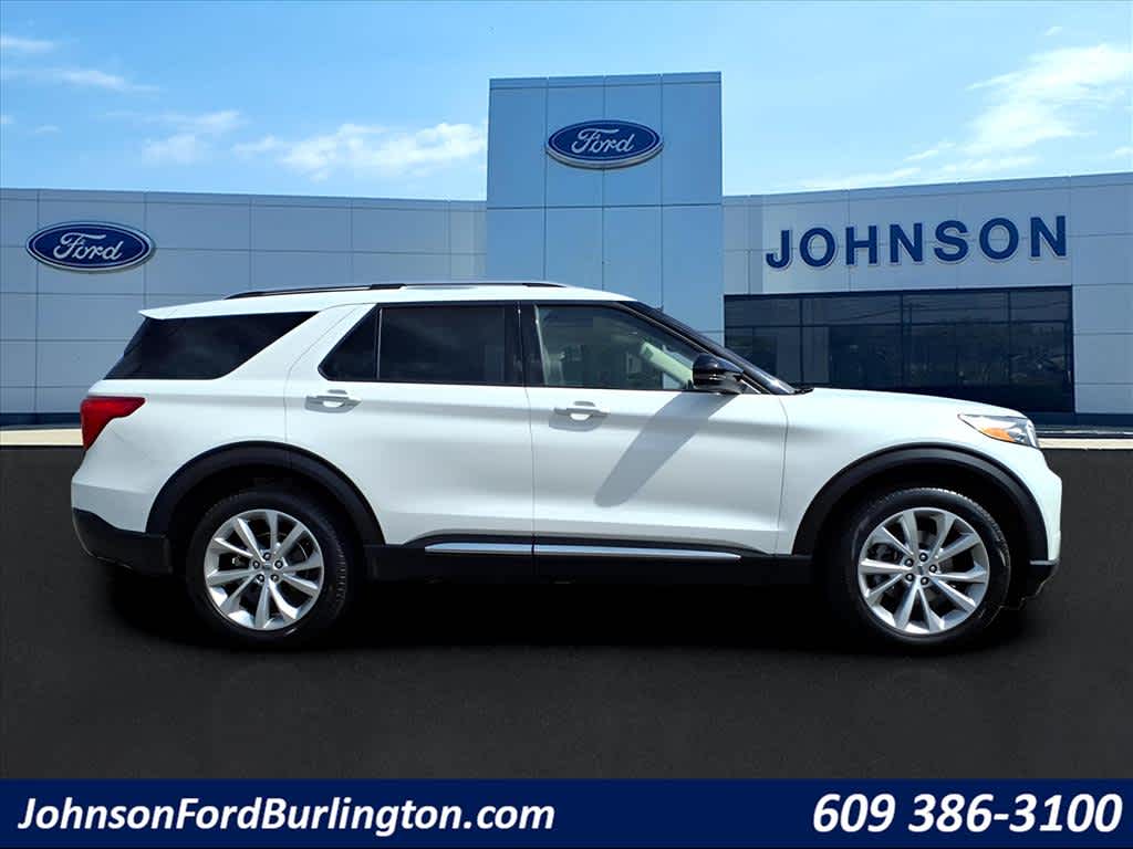 2022 Ford Explorer Platinum photo 2