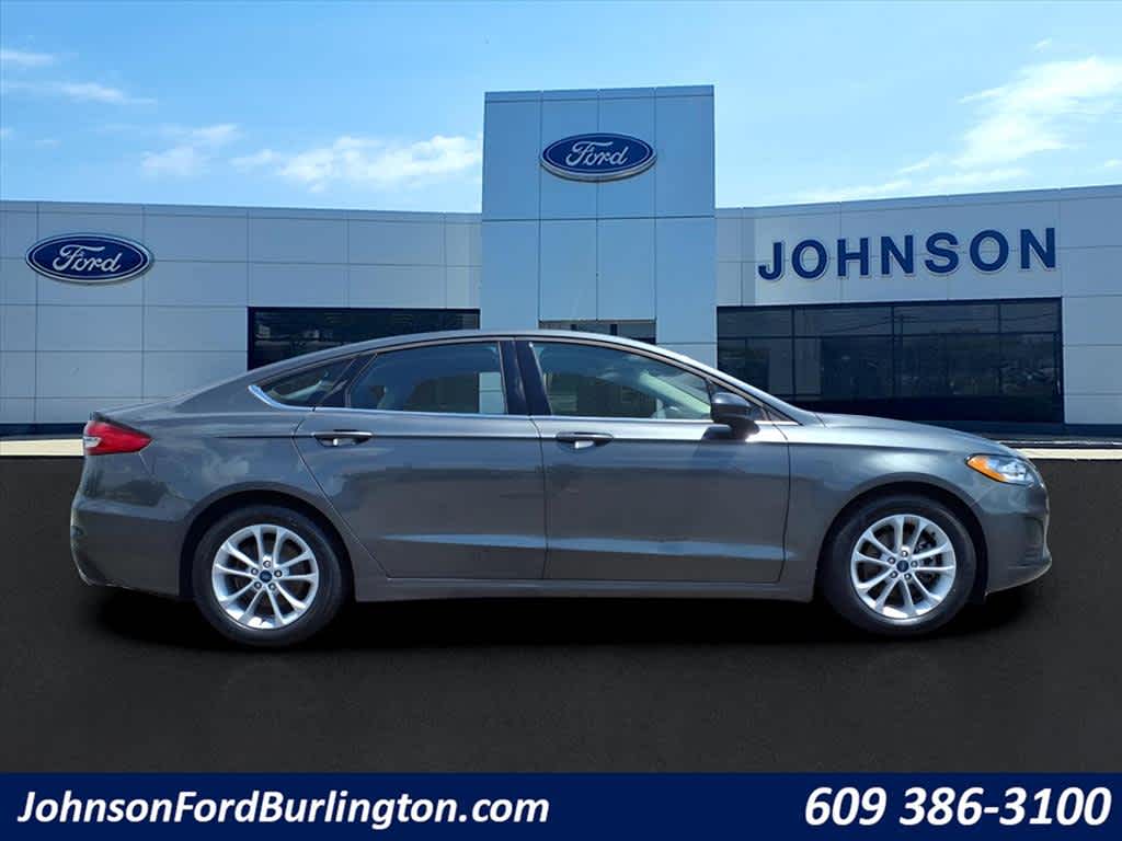 2019 Ford Fusion SE photo 2