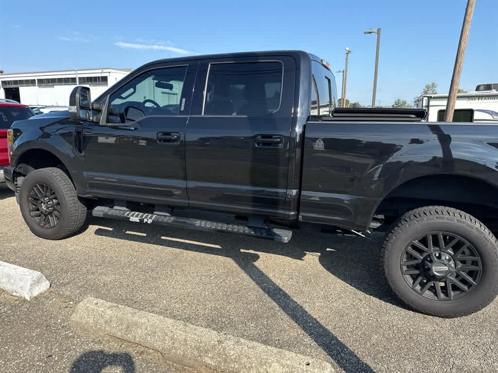 2019 Ford F-250 Lariat photo 2