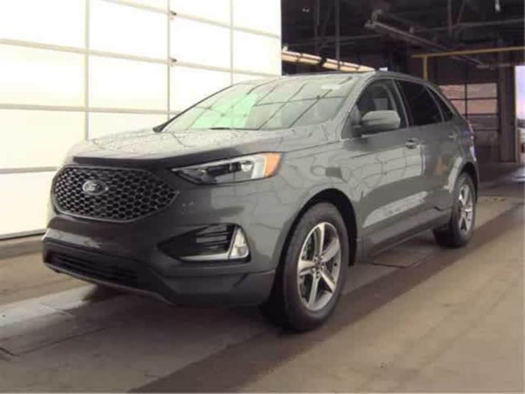 Used 2024 Ford Edge SEL AWD