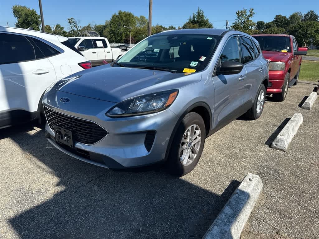 2022 Ford Escape SE photo 3