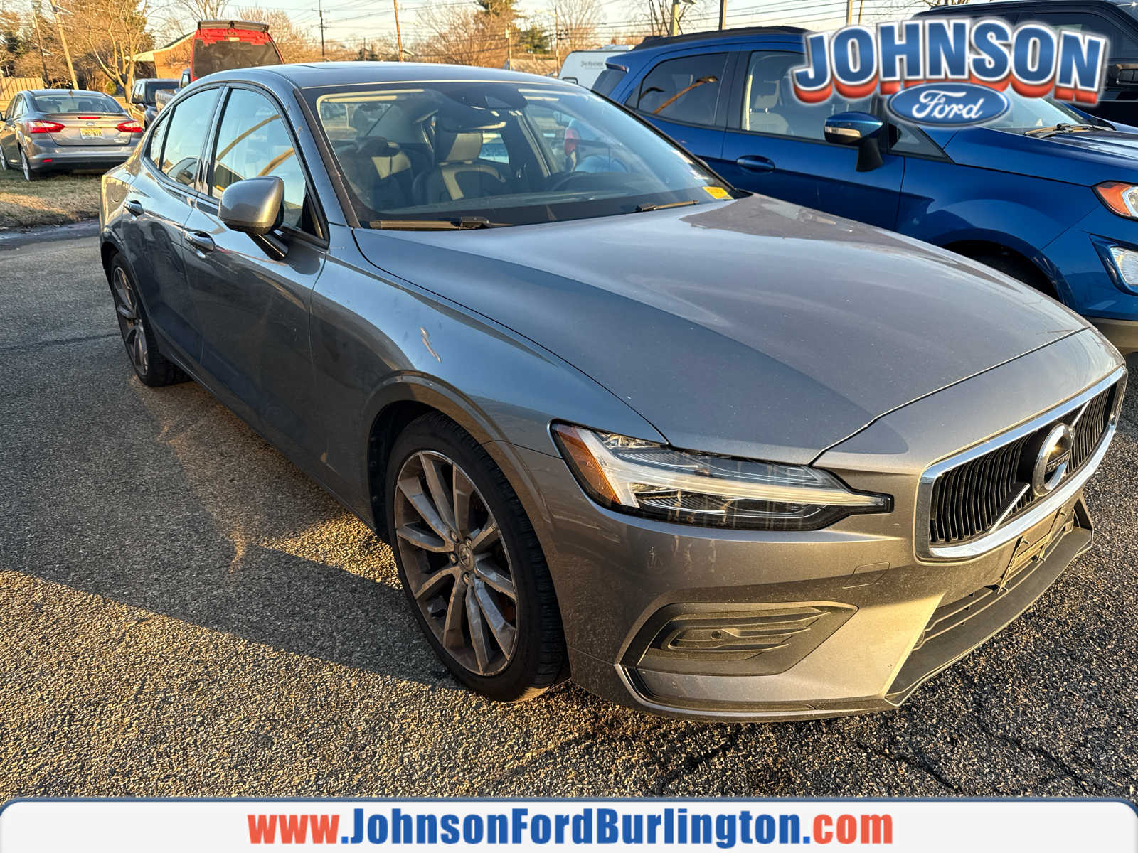 2019 Volvo S60 Momentum's photo