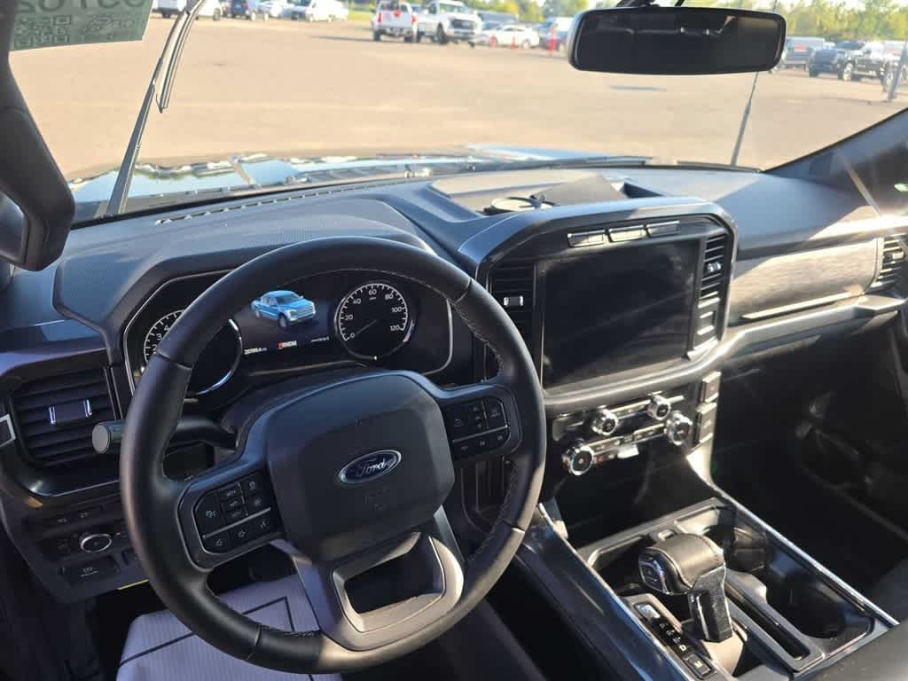 2023 Ford F-150 XLT photo 2