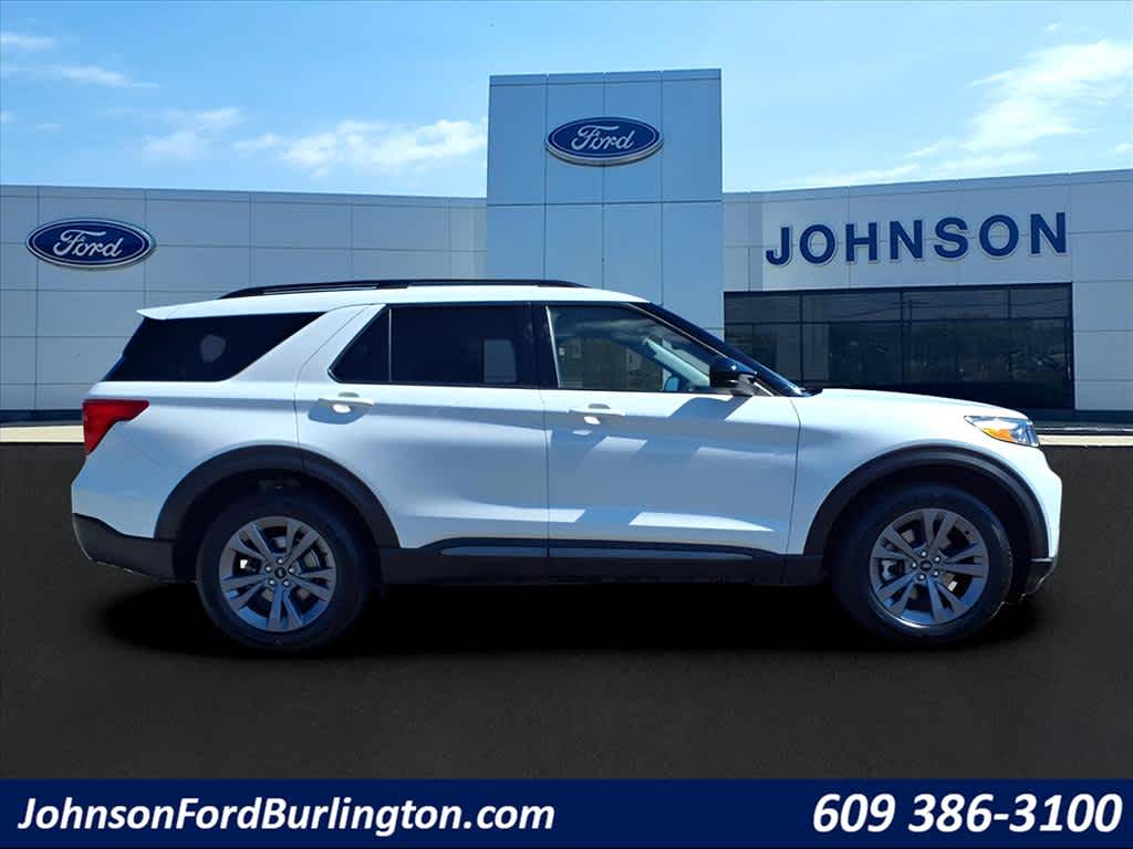 2022 Ford Explorer XLT photo 2