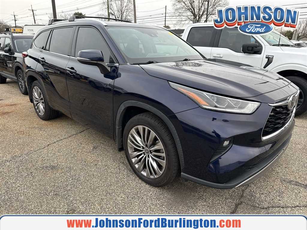 2021 Toyota Highlander Platinum's photo
