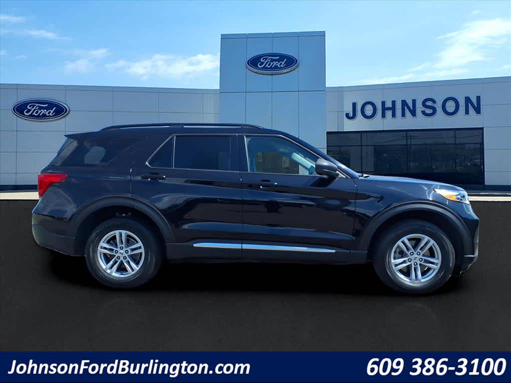 2022 Ford Explorer XLT photo 2