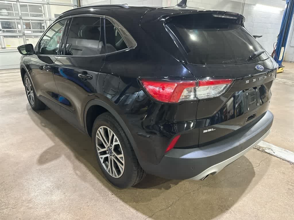 2022 Ford Escape SEL photo 2