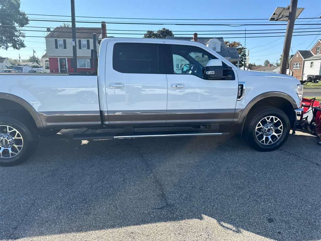 2022 Ford F-350 Lariat photo 2