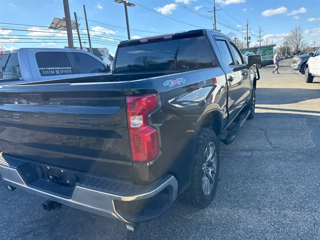 2024 Chevrolet Silverado 1500 LT photo 3