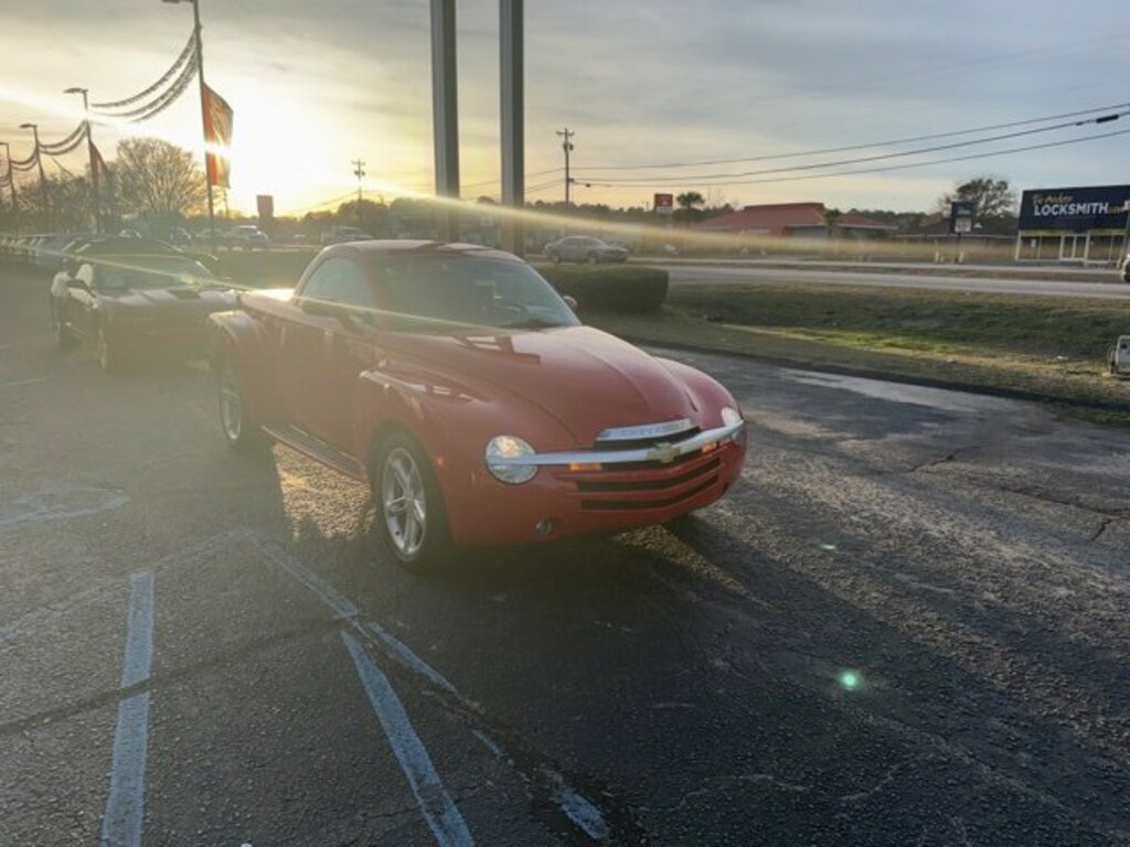 Used 2005 Chevrolet SSR LS Car