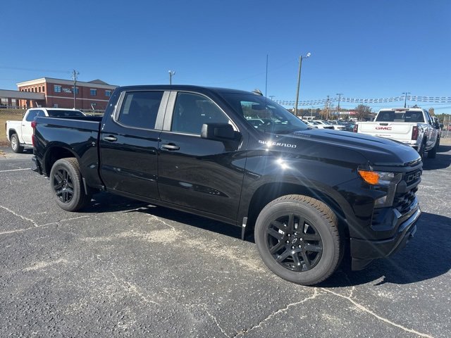 2026 Chevrolet Silverado 1500 Custom photo 2