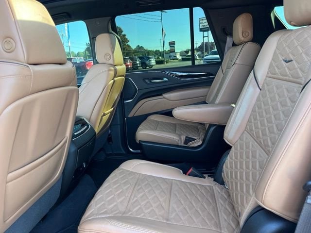2021 Cadillac Escalade Sport - Photo 13