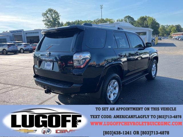 2022 Toyota 4Runner SR5 photo 2
