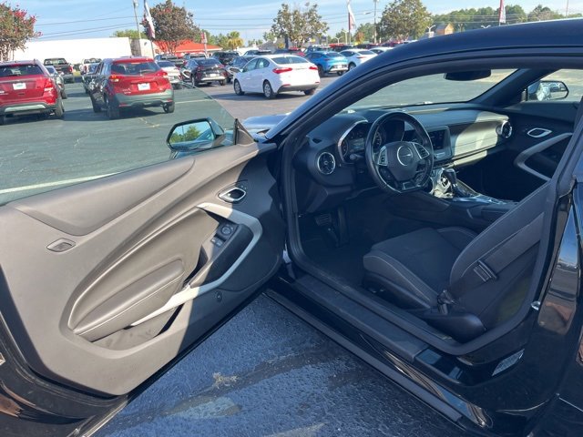 2020 Chevrolet Camaro 1LS photo 4