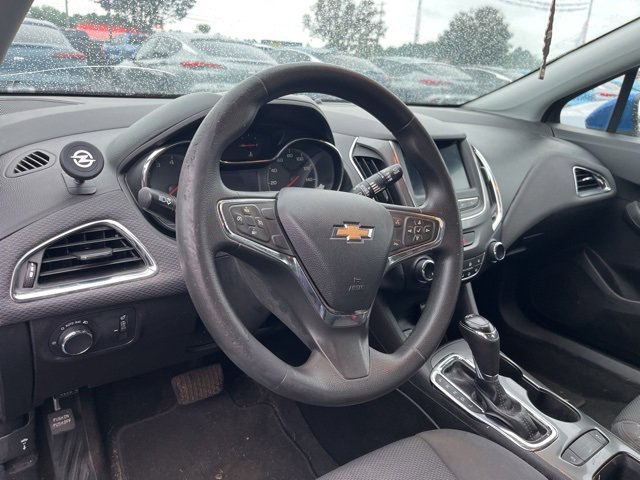 2019 Chevrolet Cruze LT photo 3