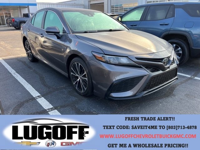 2023 Toyota Camry SE's photo