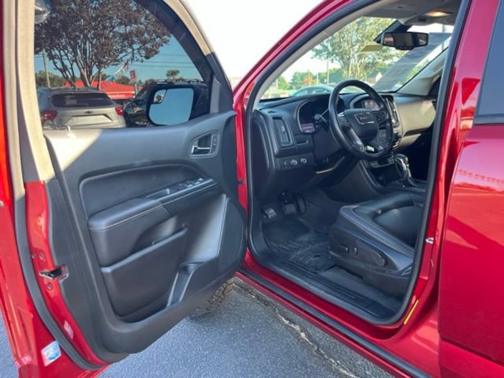 Used 2022 GMC Canyon 4WD AT4 w/Leather Truck