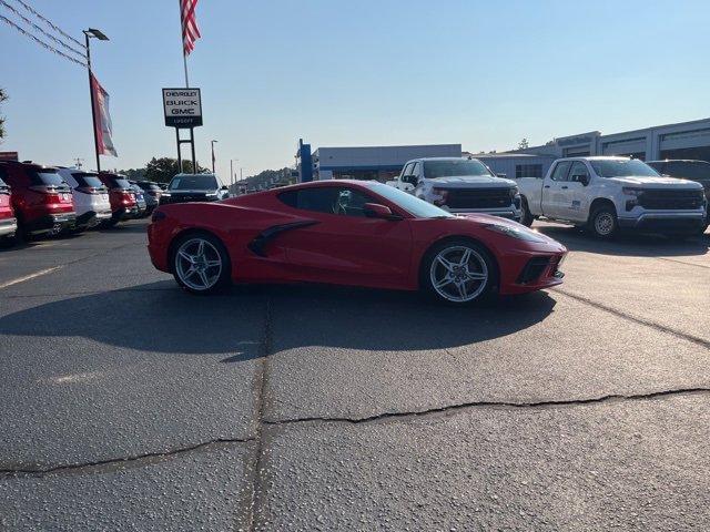 2024 Chevrolet Corvette Stingray 1LT photo 2