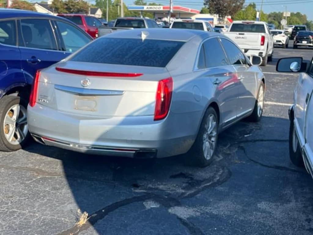 Used 2015 CADILLAC XTS Luxury Car