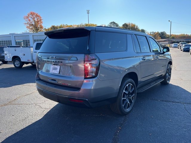2022 Chevrolet Suburban RST photo 3