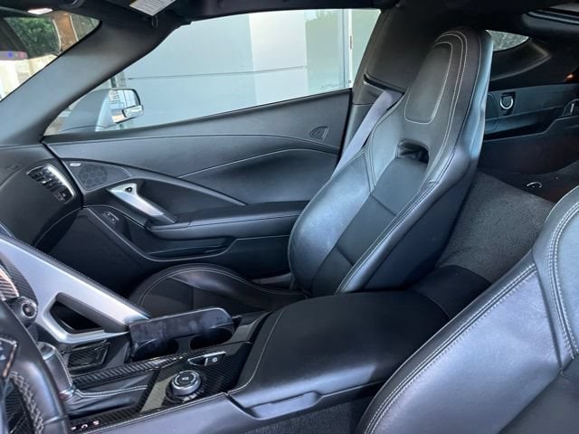 2017 Chevrolet Corvette 1LT - Photo 9