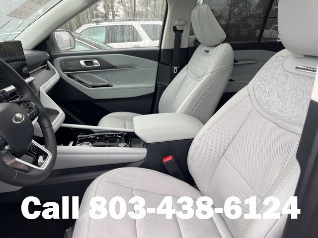 2025 Ford Explorer Platinum photo 4