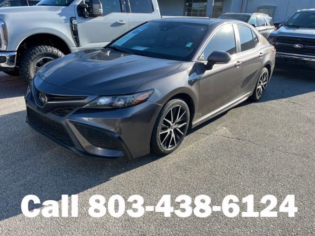 Used 2022 Toyota Camry SE Sedan