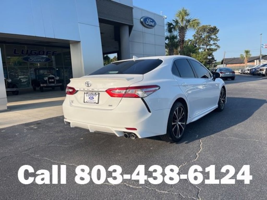 Used 2020 Toyota Camry SE Sedan
