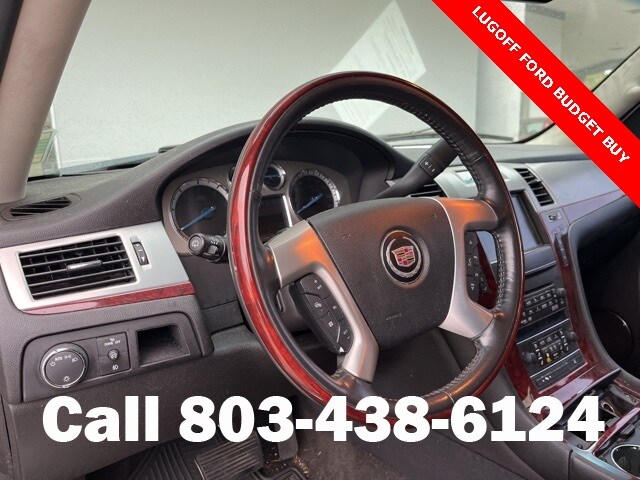 2011 Cadillac Escalade Premium photo 3