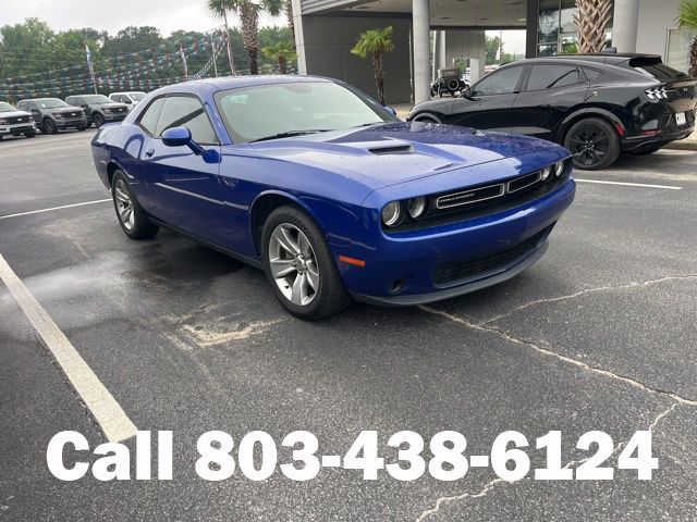 2020 Dodge Challenger SXT Auto's photo