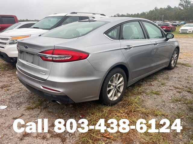 2020 Ford Fusion SE photo 2