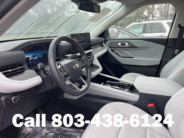 2025 Ford Explorer Platinum photo 3