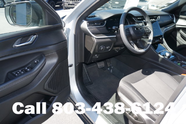 Used 2025 Jeep Grand Cherokee L Laredo SUV