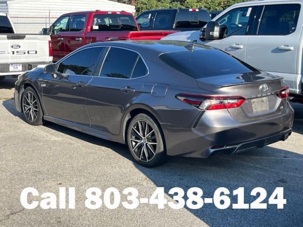 Used 2022 Toyota Camry SE Sedan