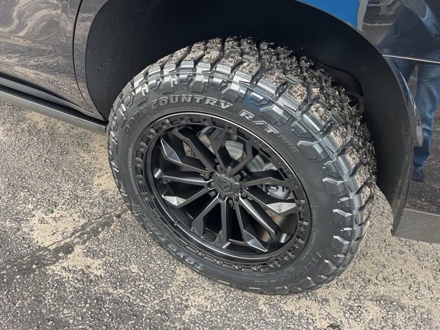 2025 GMC Yukon AT4 Ultimate - Photo 26