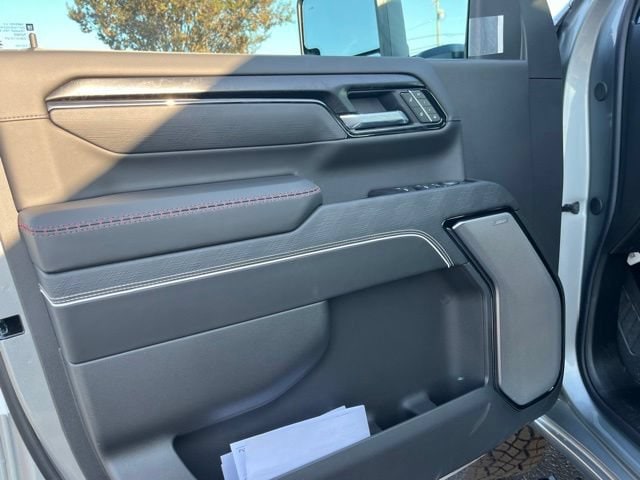 2026 GMC Sierra 2500HD AT4X - Photo 5