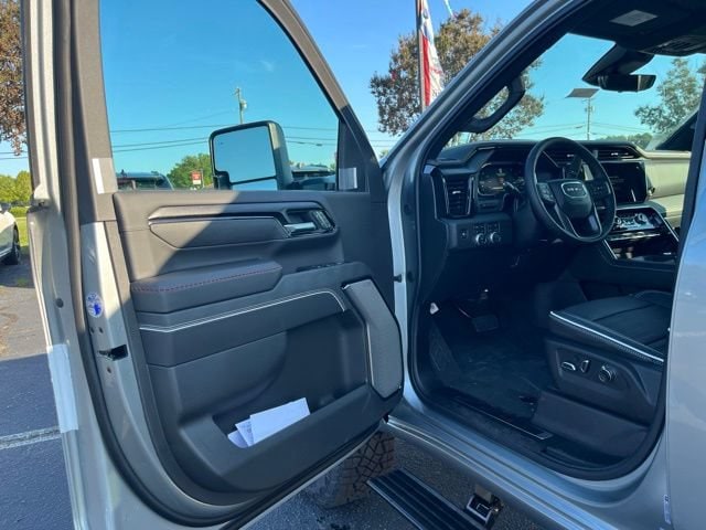 2026 GMC Sierra 2500HD AT4X - Photo 4