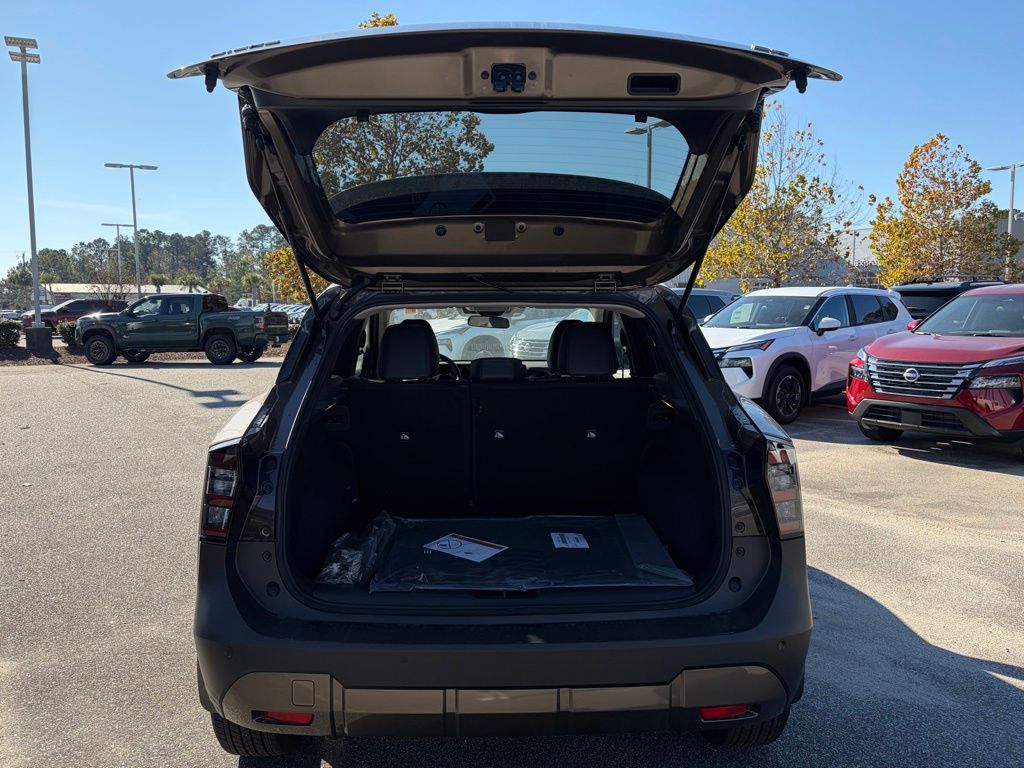 2026 Nissan KICKS SR - Photo 6