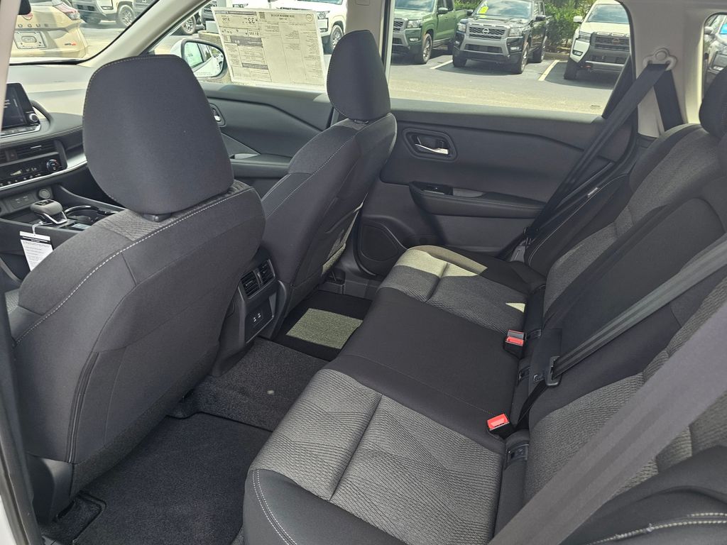 2026 Nissan Rogue SV - Photo 12