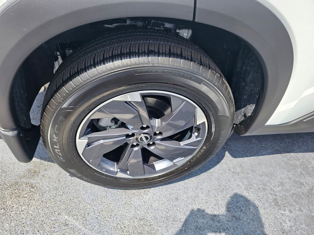 2026 Nissan Rogue SV - Photo 9