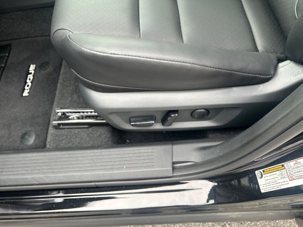 2026 Nissan Rogue SV - Photo 18
