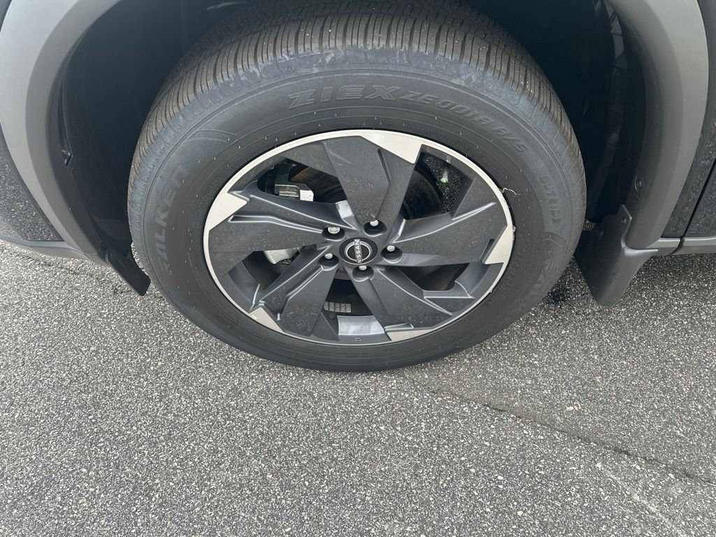 2026 Nissan Rogue SV - Photo 9