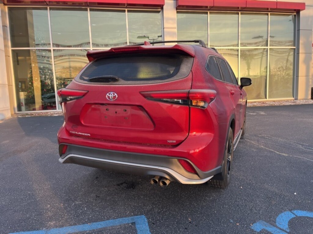 Used 2024 Toyota Highlander XSE SUV