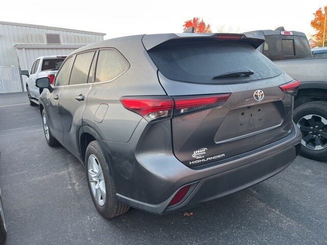 2024 Toyota Highlander LE photo 3