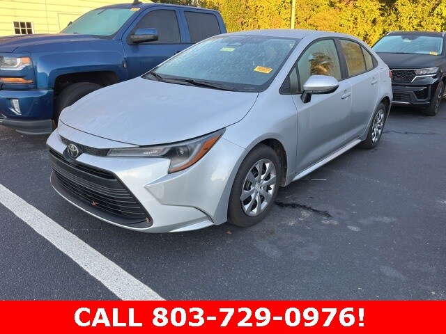 2025 Toyota Corolla LE photo 4